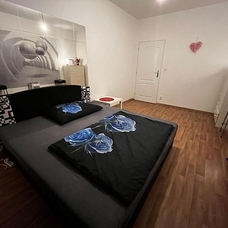 Monfas Apartment Garden City Praga Exterior foto